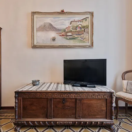 Vintage Flat Crocetta * Torino